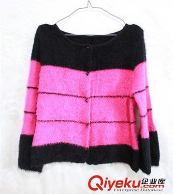 針織衫 毛衣 2014 秋冬新款韓版馬海毛針織開衫撞色條紋長毛九分袖毛衣圖片|針織衫 毛衣 2014 秋冬新款韓版馬海毛針織開衫撞色條紋長毛九分袖毛衣產(chǎn)品圖片由深圳市龍崗區(qū)南灣稱冠服飾廠公司生產(chǎn)提供-
