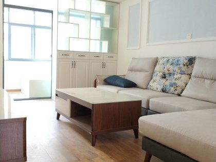 人民東路,新工人文化宮對面,四樓 精裝兩室帶家具,僅售58萬